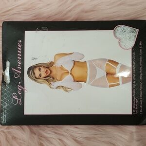 Brand New LEG AVENUE 5 PC BIKINI TOP,G-STRING, GARTER SKIRT..-O/S